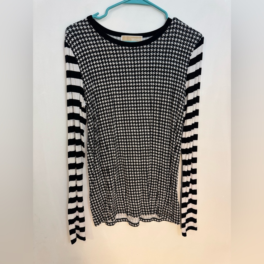 Micheal Michael kors long sleeve tshirt blouse knit comfortable black white